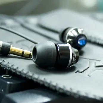 Tai Nghe Sony Có Bao Da