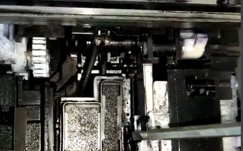 Máy in Canon Canon IX6770-6860 báo lỗi 6A81 hoặc 12 đèn vàng