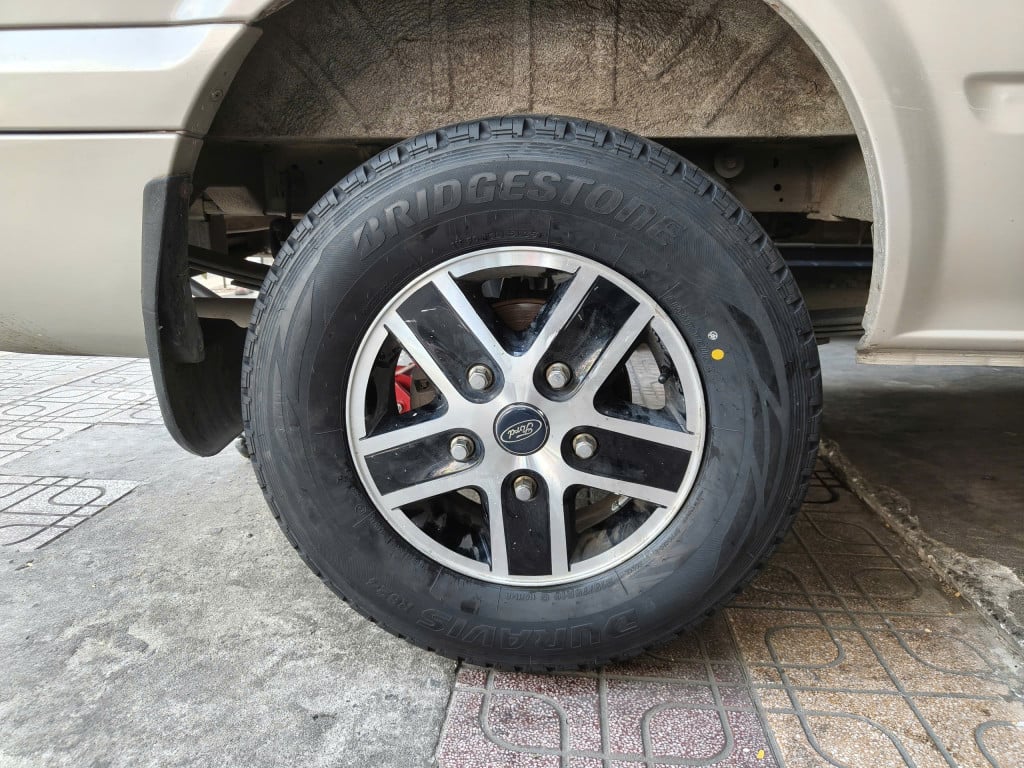 lốp xe 16 chỗ uy tín tại Bình Dương