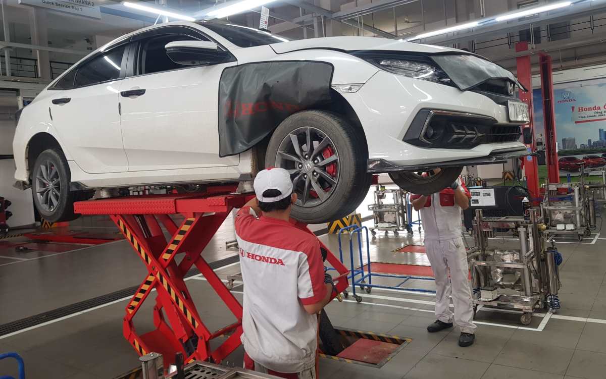 Những điều cần biết khi mang ô tô đi bảo hành