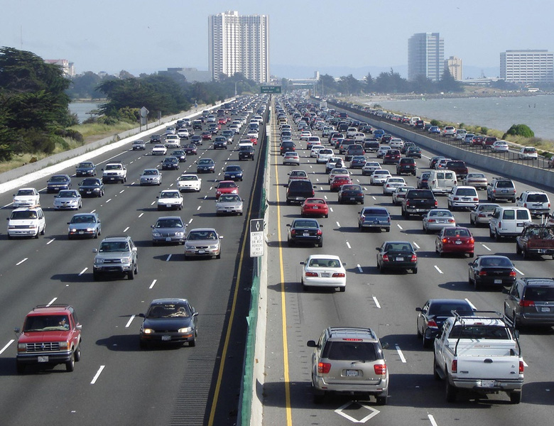 canh khoảng cách xe an toàn