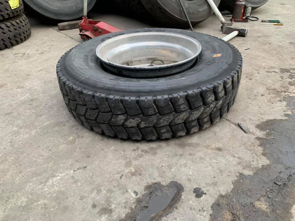 thay vỏ xe - lốp xe giá rẻ tại bình dương