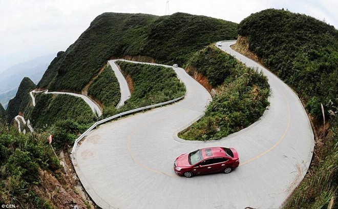 ôm cua đường đèo đúng cách