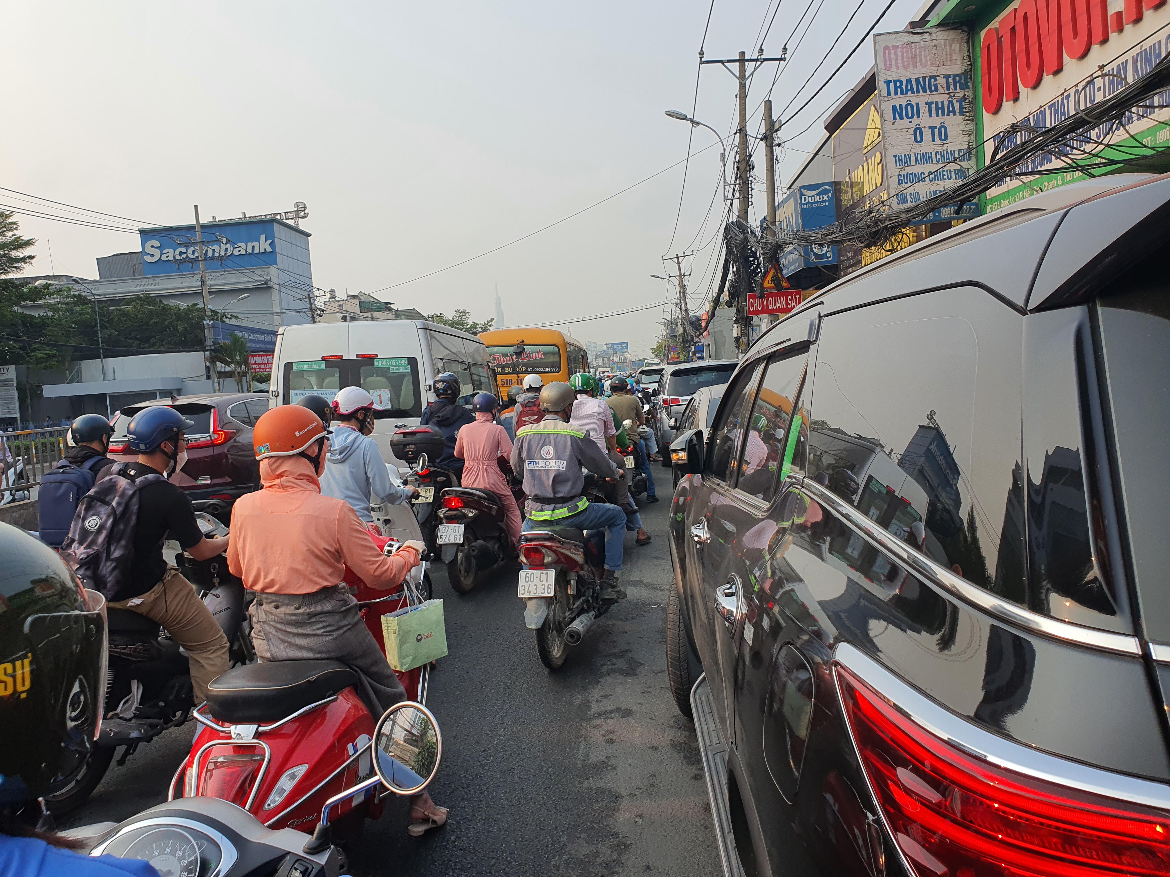 Cách căn đường khi lái xe tải