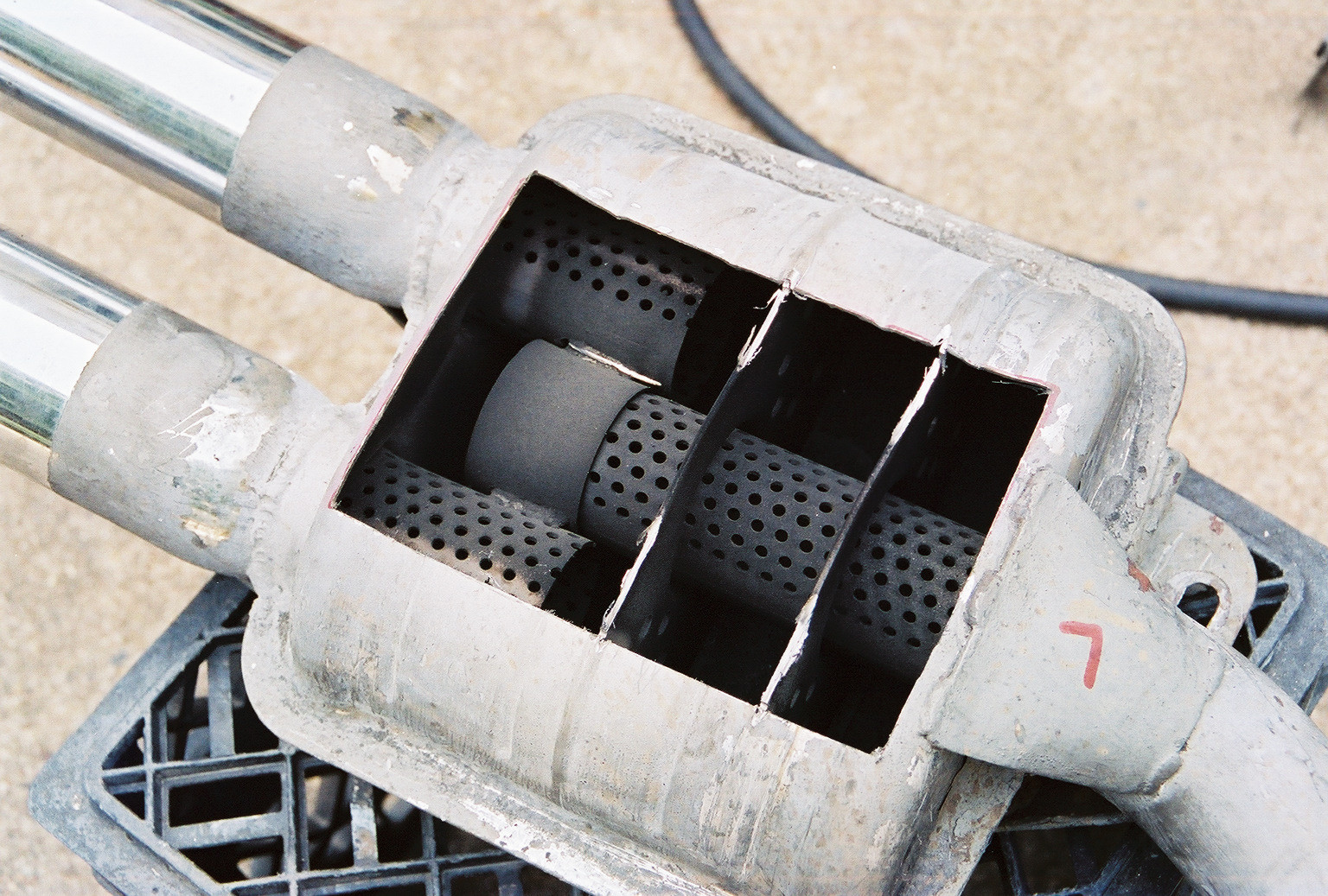 Vai trò của bầu giảm thanh trên ô tô