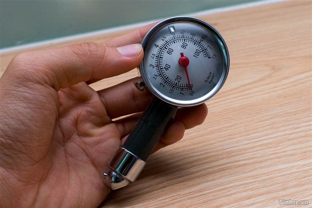 áp suất lốp xe ô tô