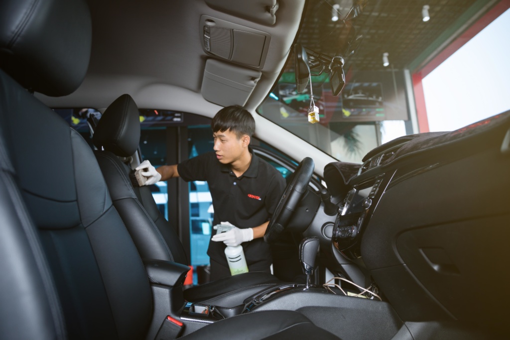 Cách bảo dưỡng ghế da đơn giản trong 30 phút