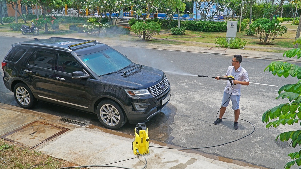 Những lưu ý khi tự rửa xe ô tô tại nhà