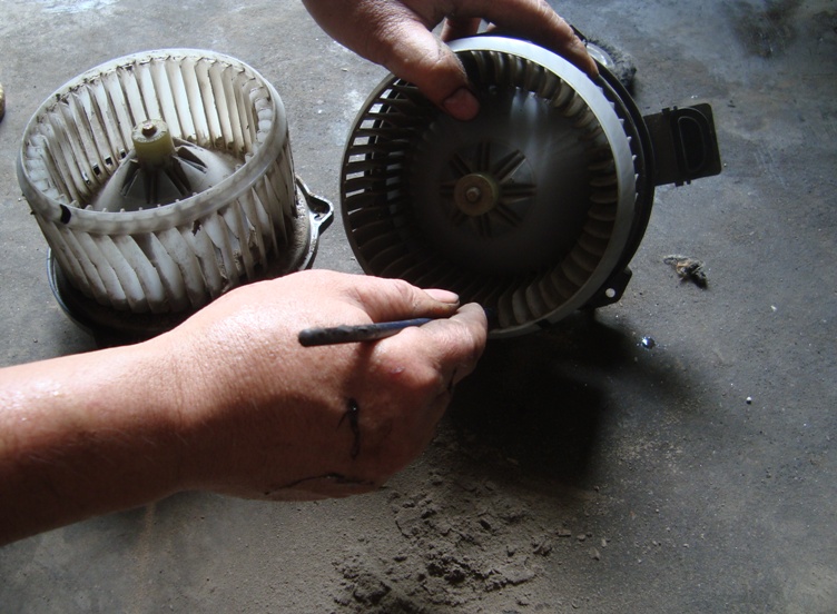 vệ sinh bảo dưỡng điều hòa ô tô