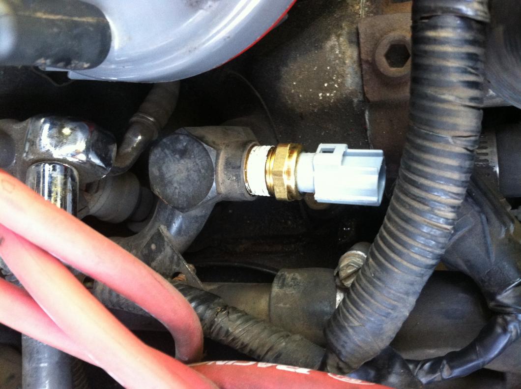 cảm biến nhiệt độ nước làm mát