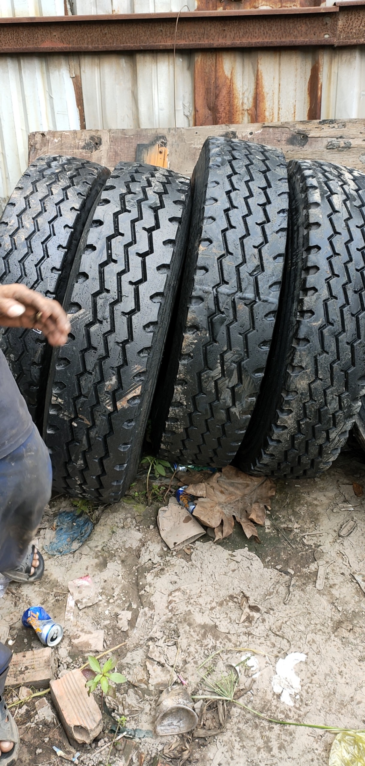 lốp dán không săm