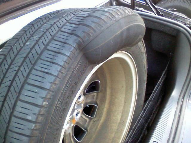 lốp xe bị phù - phồng