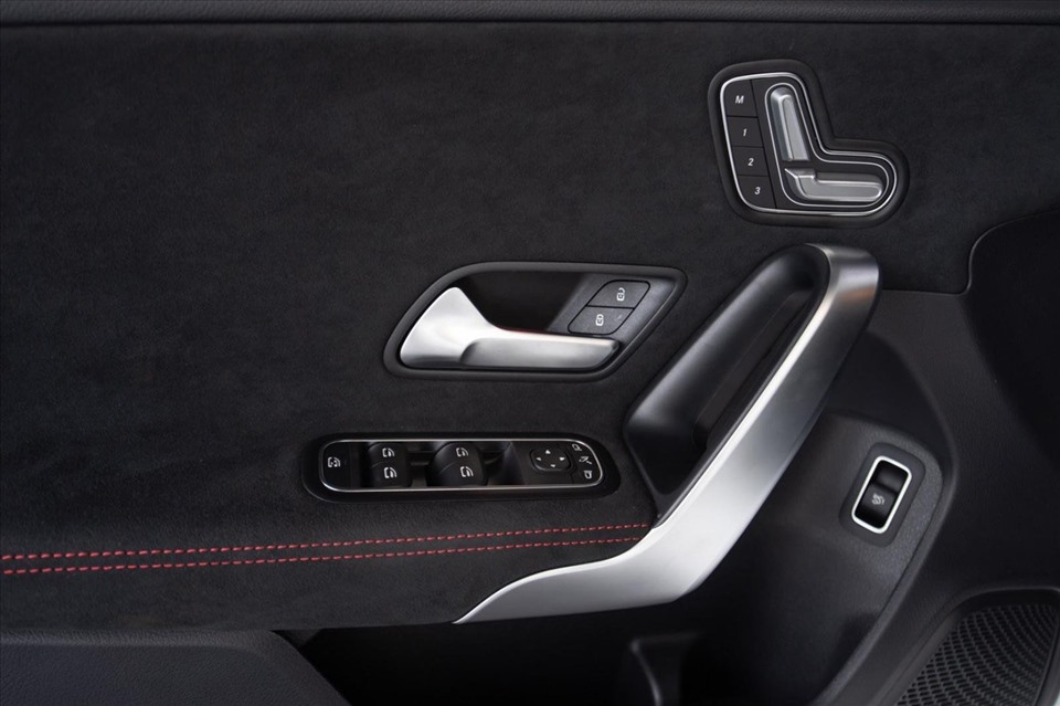 Cách sử dụng chức năng nhớ vị trí ghế trên ô tô