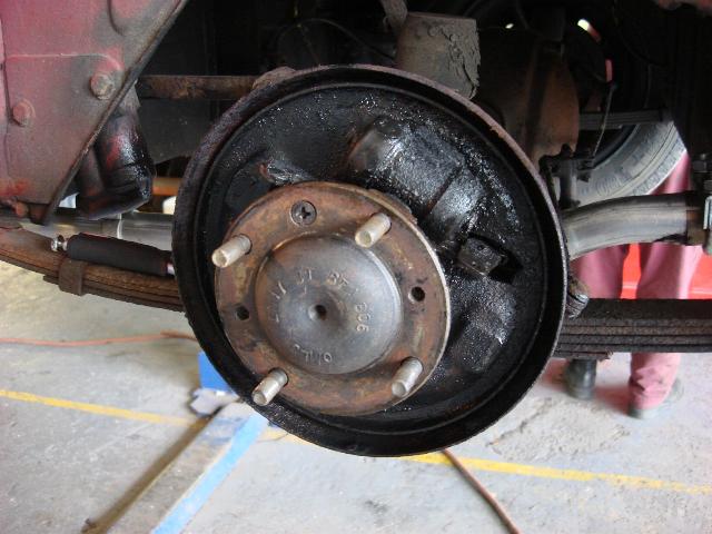 xi lanh phanh xe tải