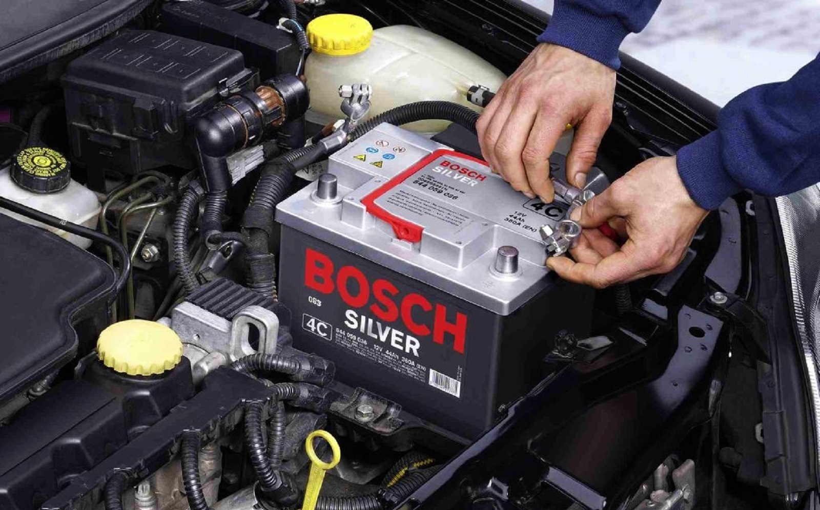 Xe dùng nhiều thiết bị điện thì cần bình ắc-quy to