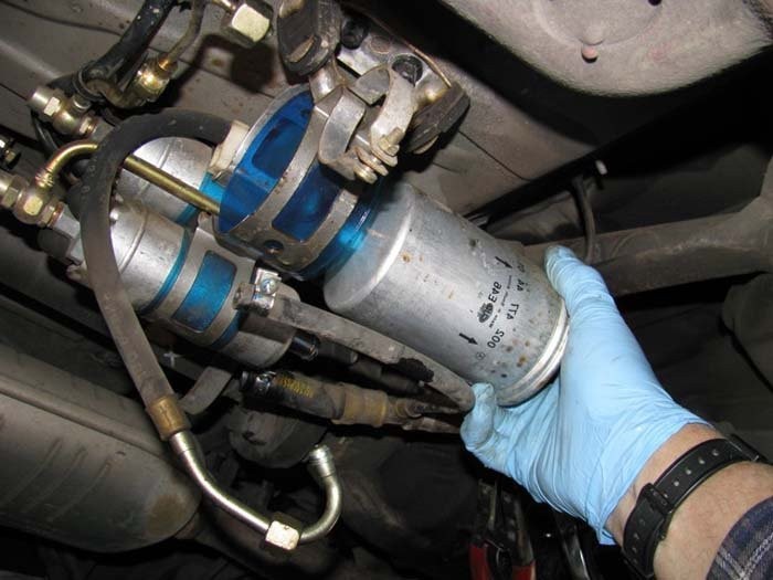 Cách xử lý sự cố xăng, nhớt nhiễm nước bạn cần biết