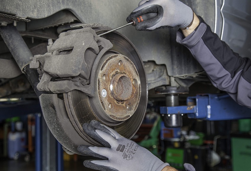 có nên bảo dưỡng phanh ô tô tải