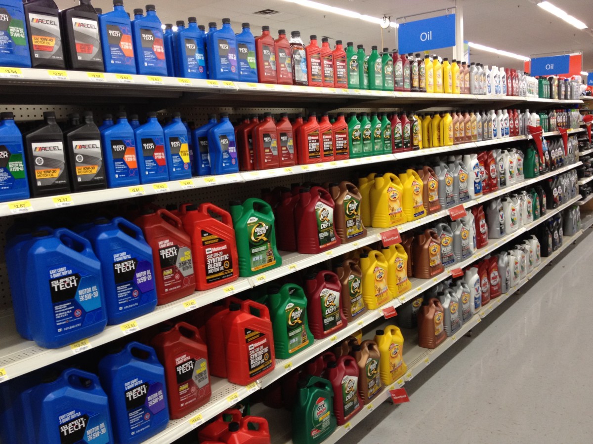 Chọn dầu nhớt động cơ cho xe ô tô thế nào cho đúng?