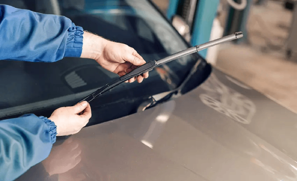 Nguyên nhân khiến gạt nước kém hiệu quả