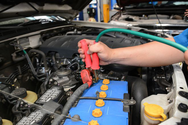 kiểm tra ắc quy xe