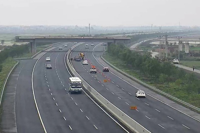 lái xe an toàn trên cao tốc