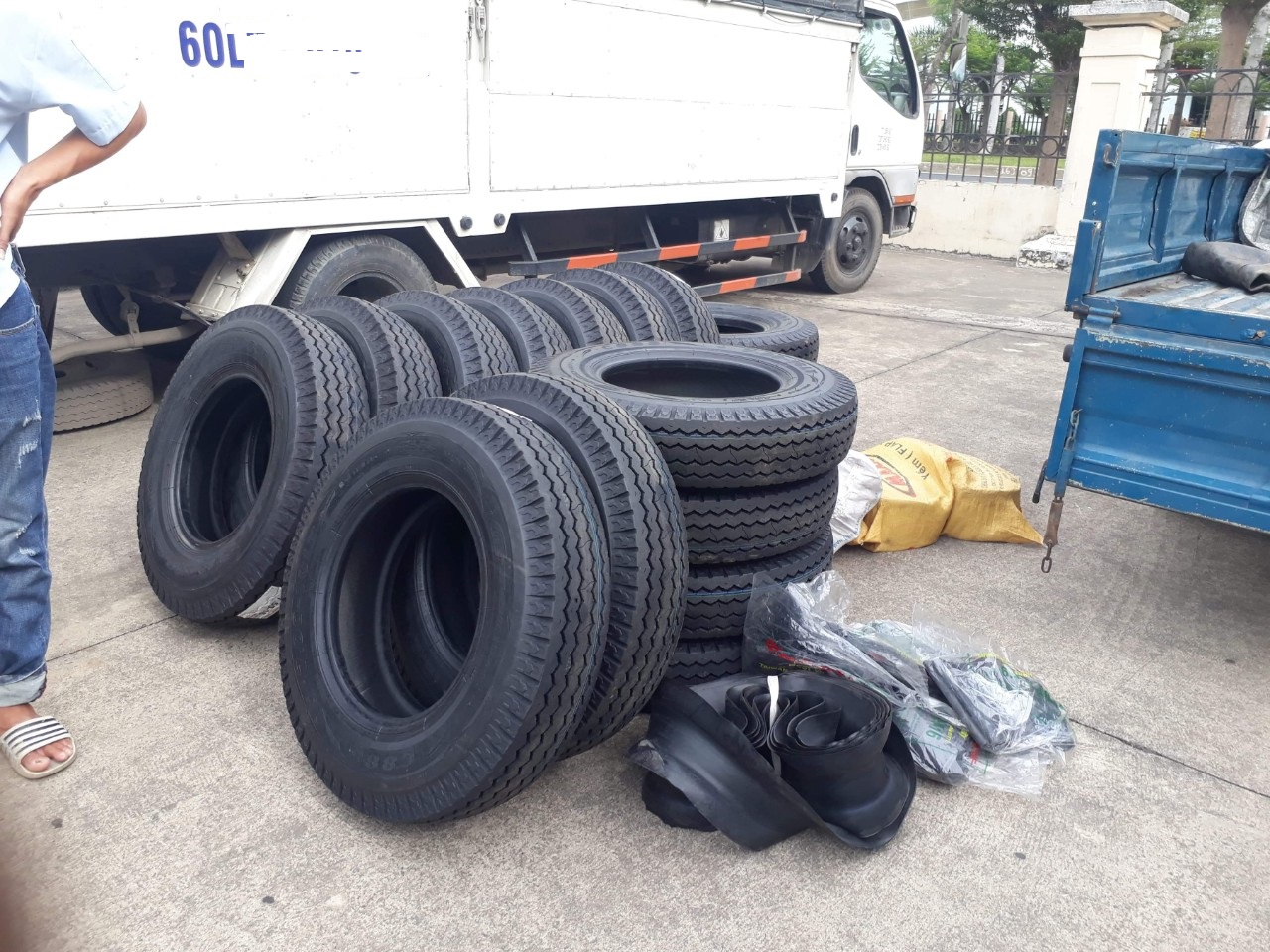 lốp xe tải giá rẻ