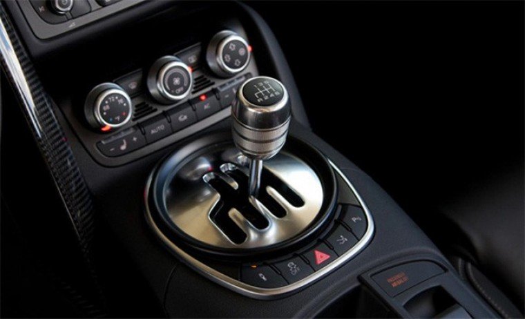 Vì sao không nên chuyển về số N khi xe đang di chuyển