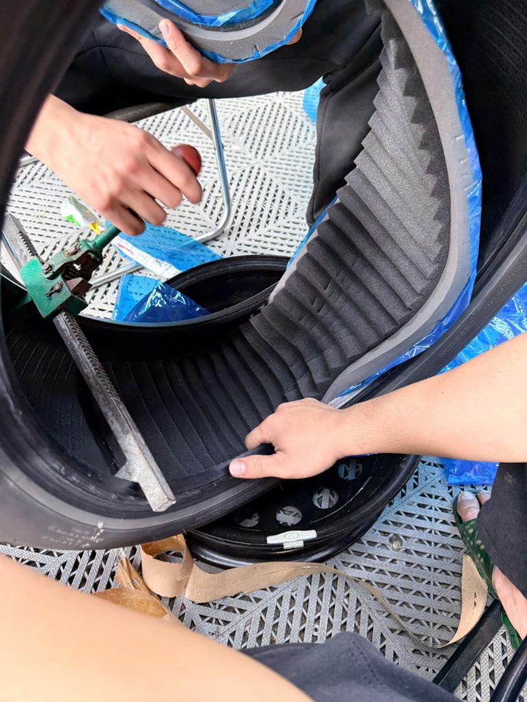 Dán mút tiêu âm có giúp lốp xe ô tô