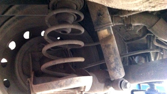 dấu hiệu nhận biết giảm sóc xe ô tô hỏng