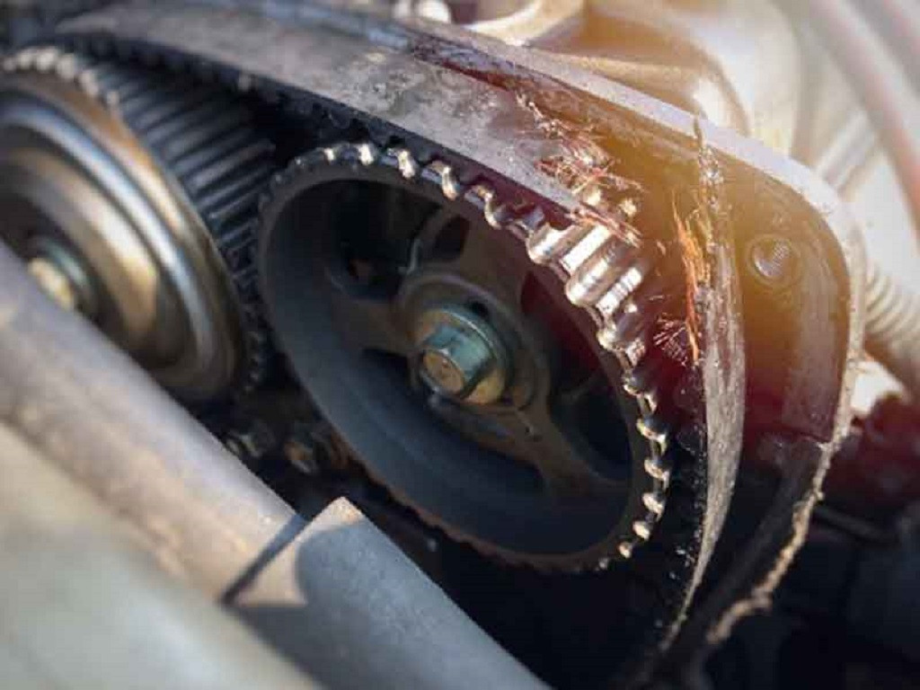 4 loại mùi cháy trong ô tô