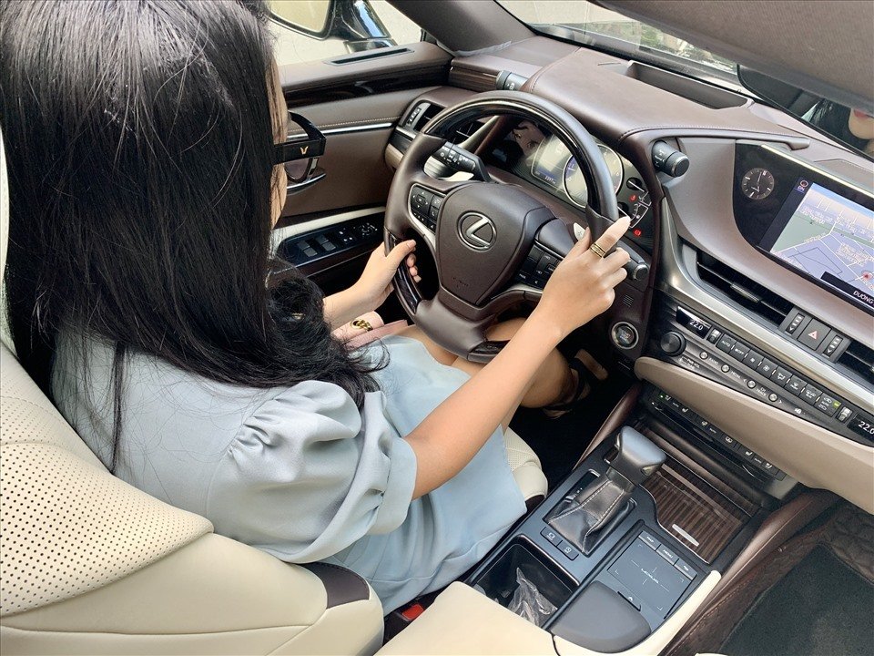 Vô lăng bị khóa chặt