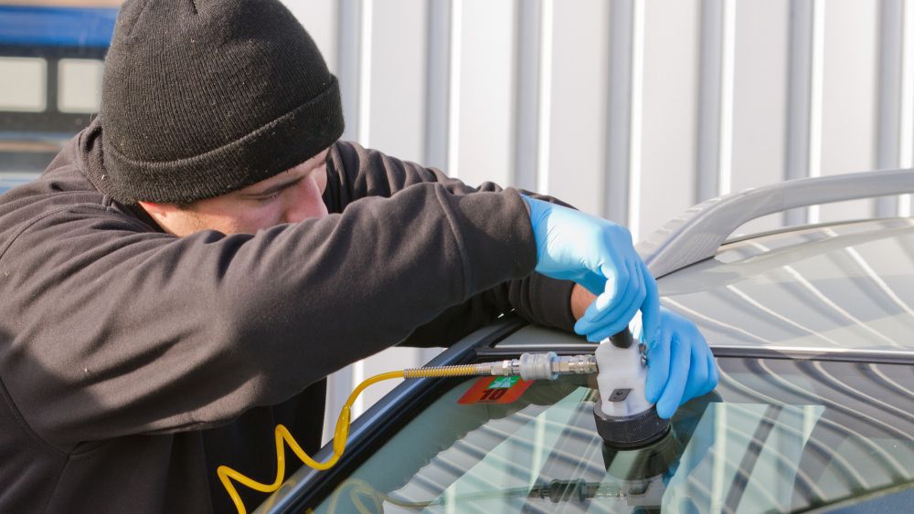 Kinh nghiệm bảo dưỡng kính chắn gió nên biết