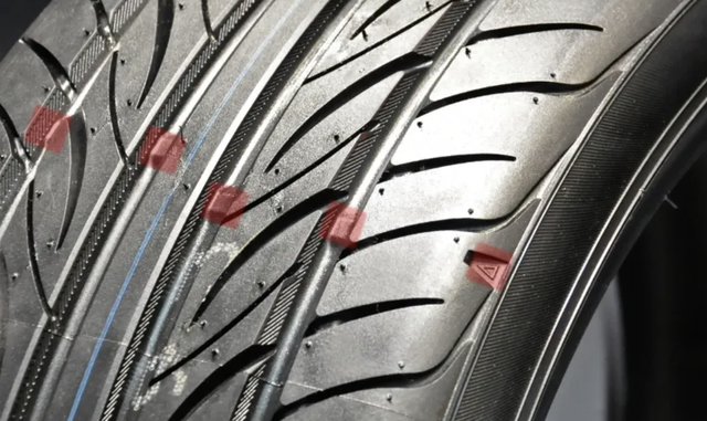 Biểu tượng hình tam giác trên thành lốp ô tô có ý nghĩa gì?