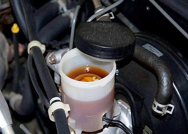 dầu phanh xe tải