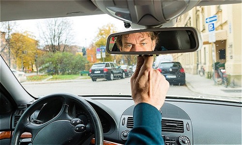 chỉnh gương xe ô tô