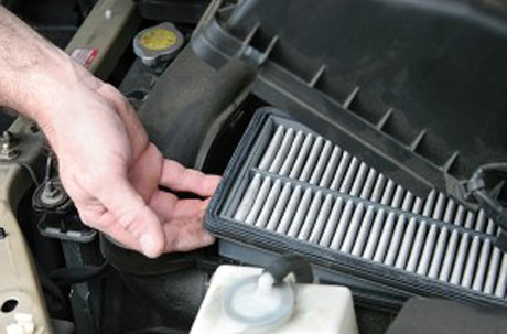 thay lọc gió điều hòa ô tô