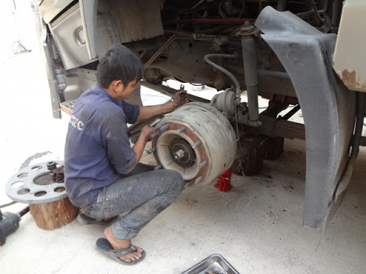 dịch vụ vá vỏ vá lốp tại bình dương