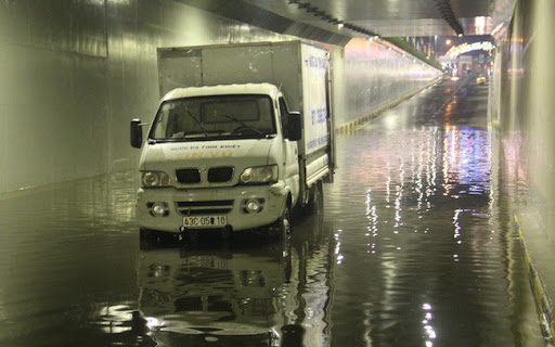 lái xe an toàn dưới trời mưa