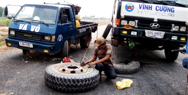 cứu hộ lốp tại bình dương
