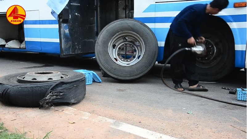 cứu hộ vỏ xe bình dương