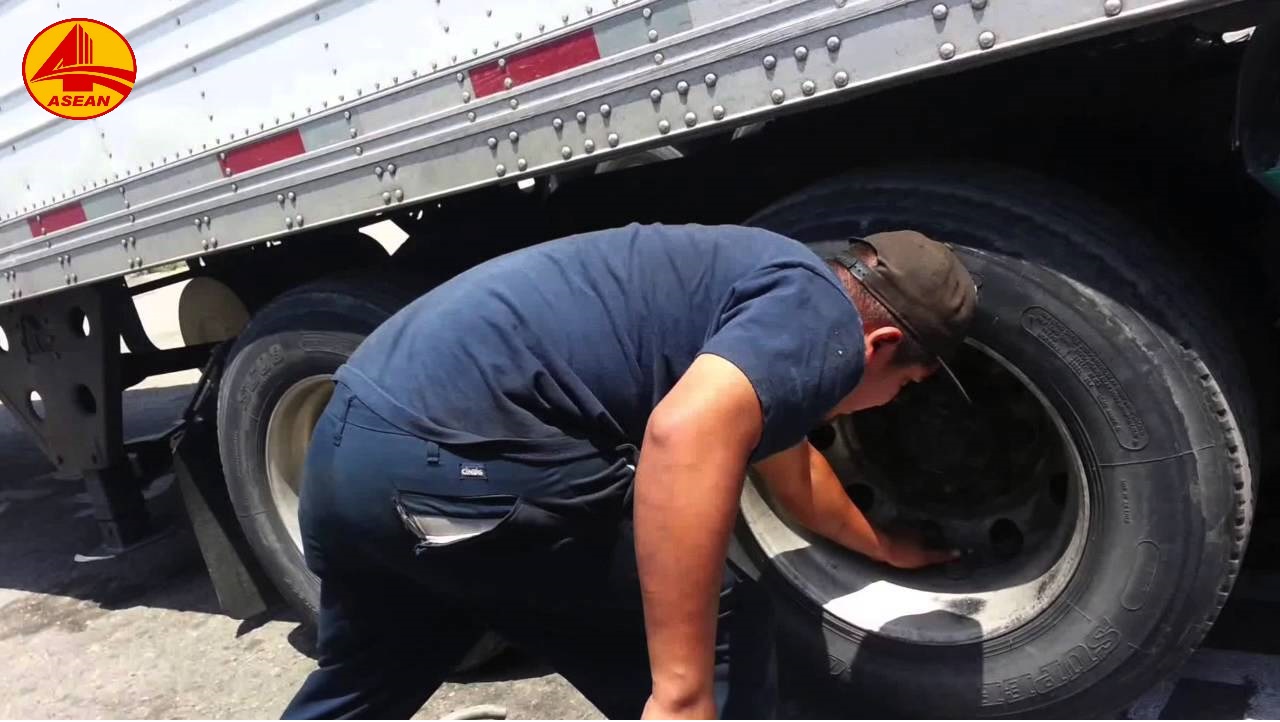 kiểm tra lốp xe chuẩn