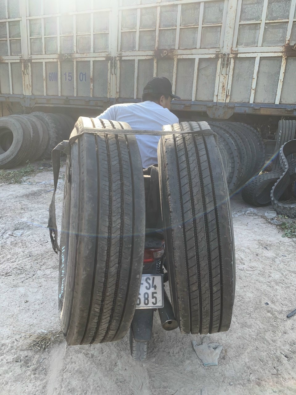 lốp xe tải chính hãng