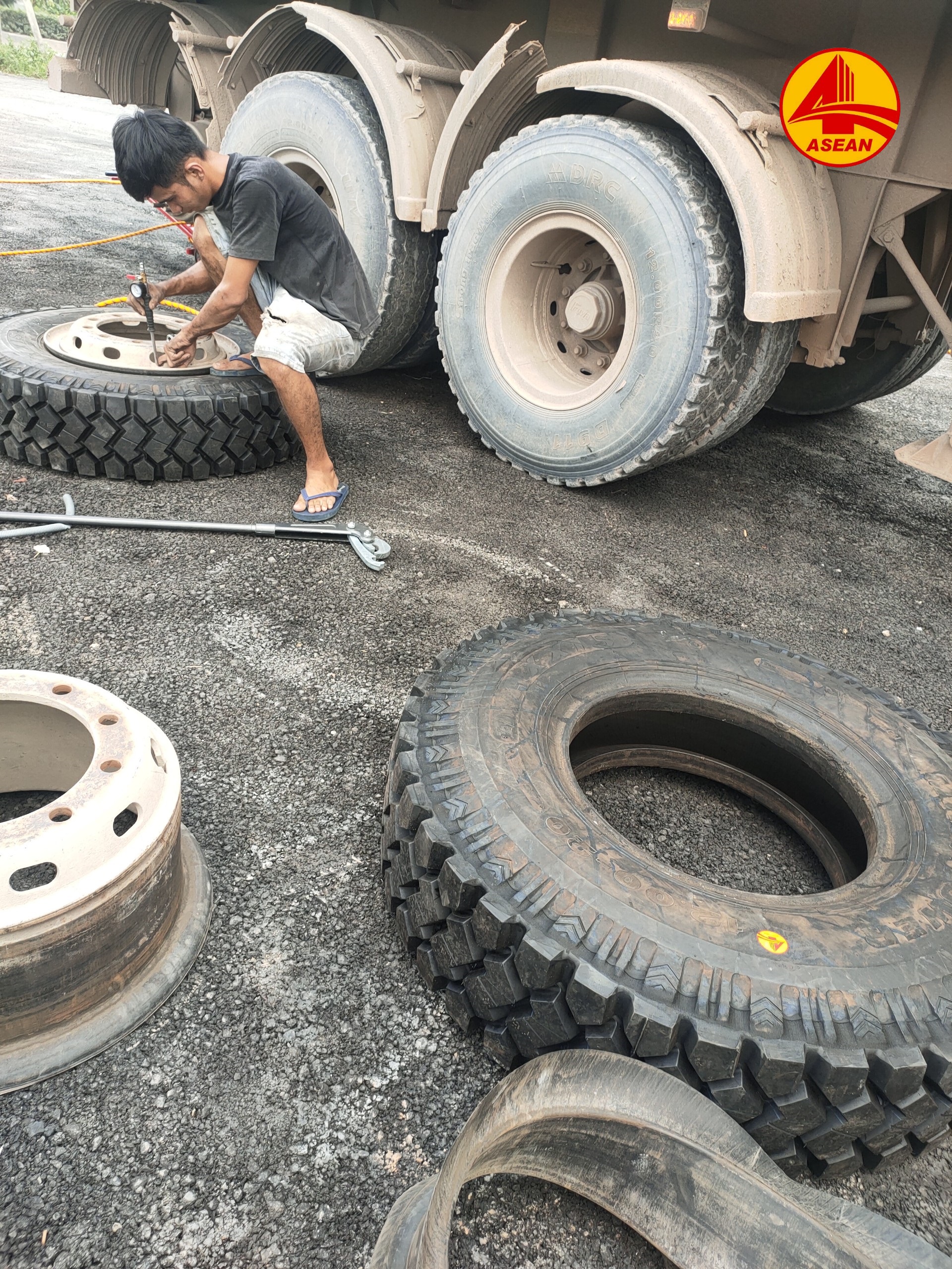 đại lý lốp dán giá rẻ