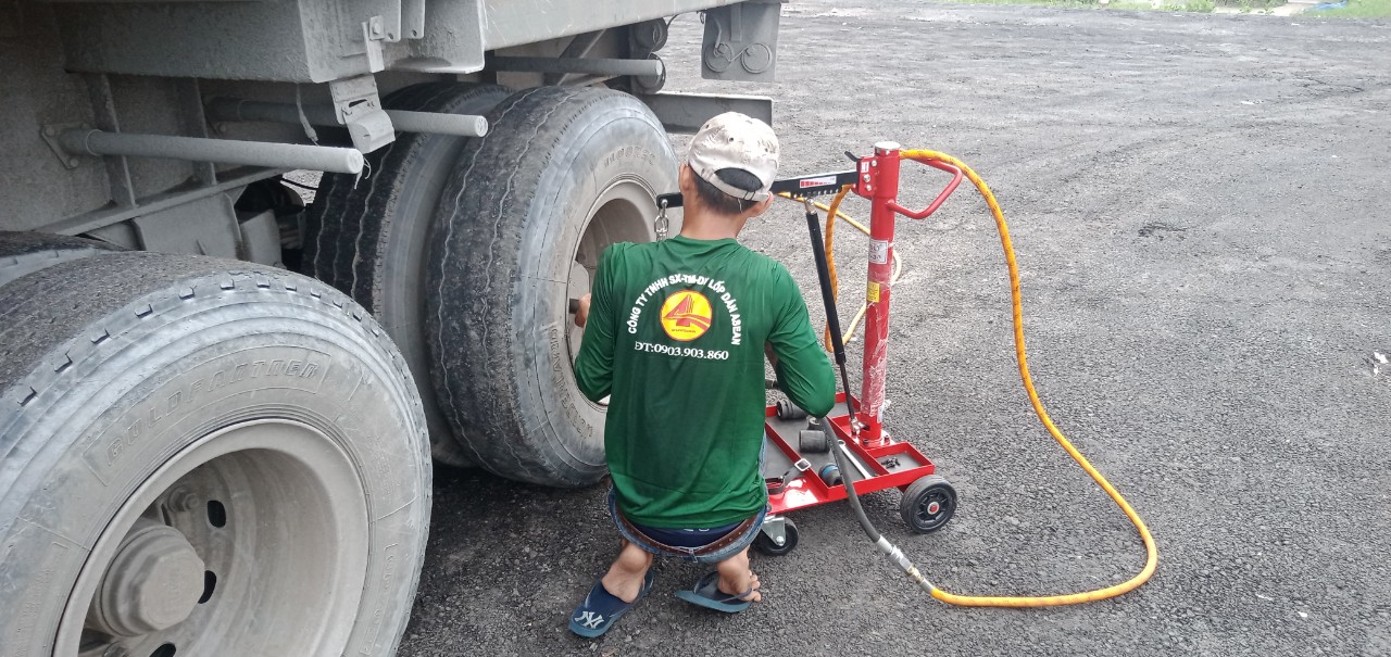 vá vỏ lưu động 24/7 bình dương