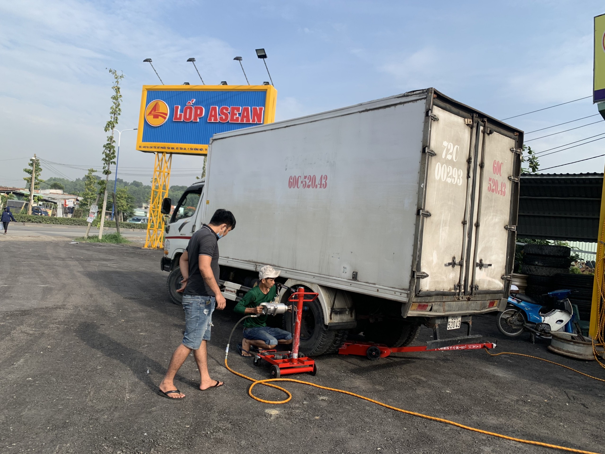 trung tâm lốp xe chính hãng