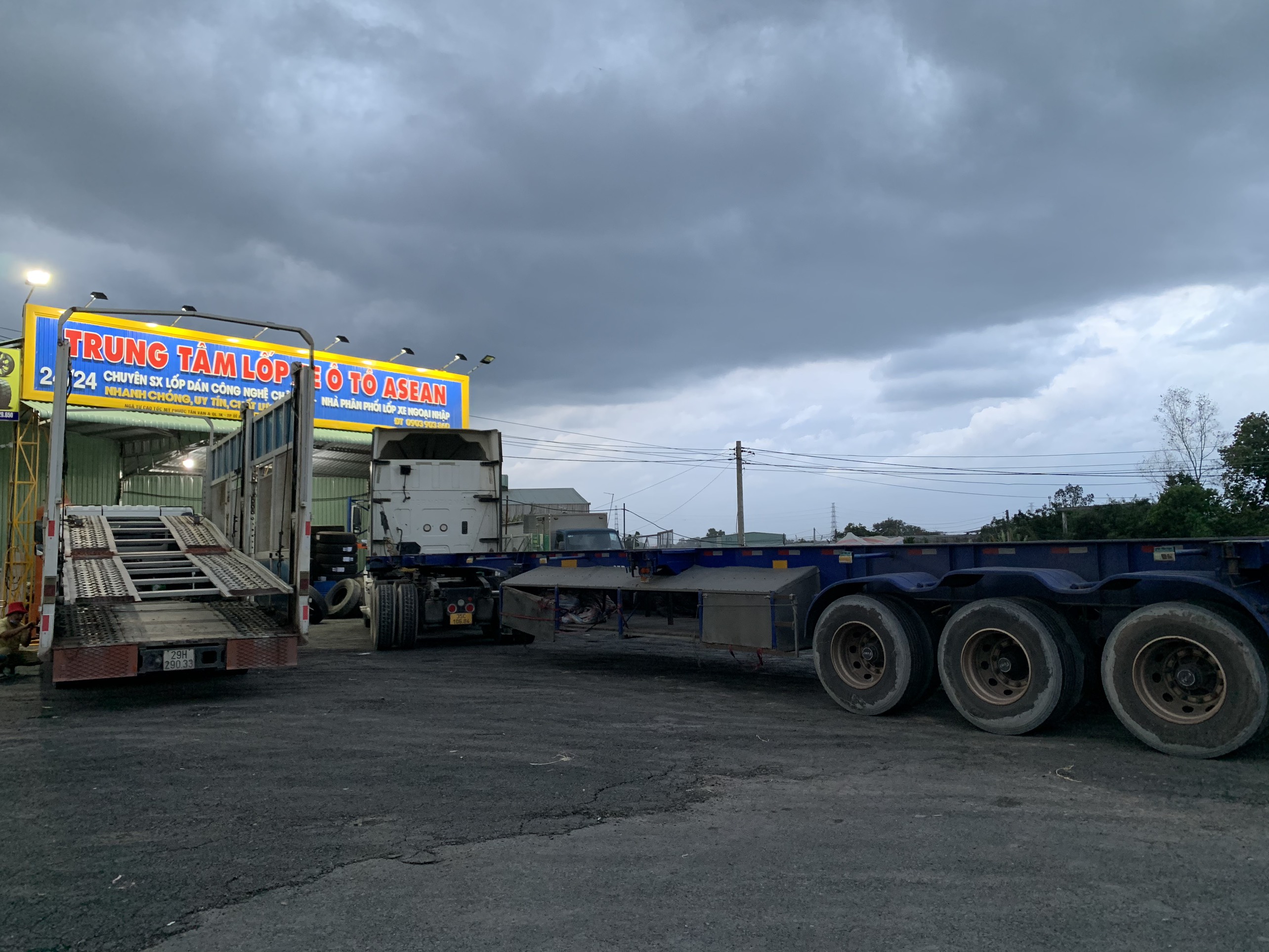 lốp dán sơ mi rơ mooc