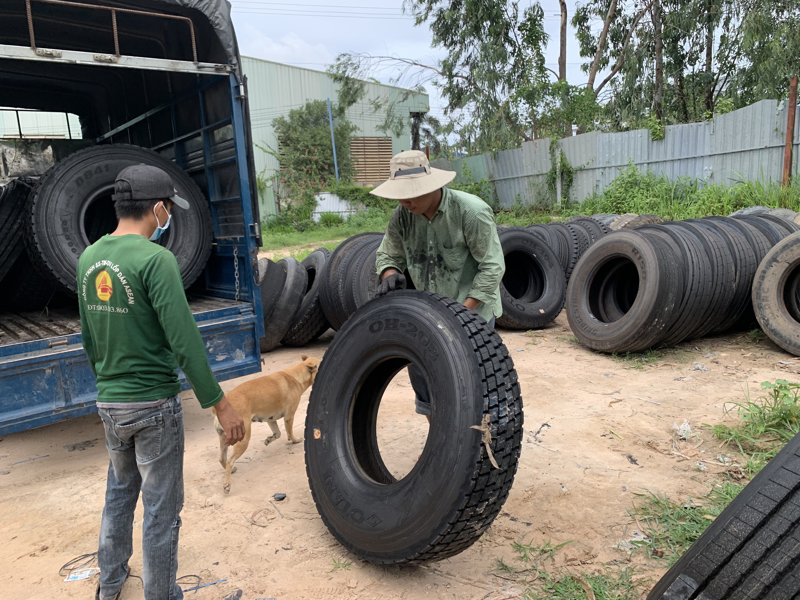 cơ sở thu mua lốp xe phế liệu tận nơi
