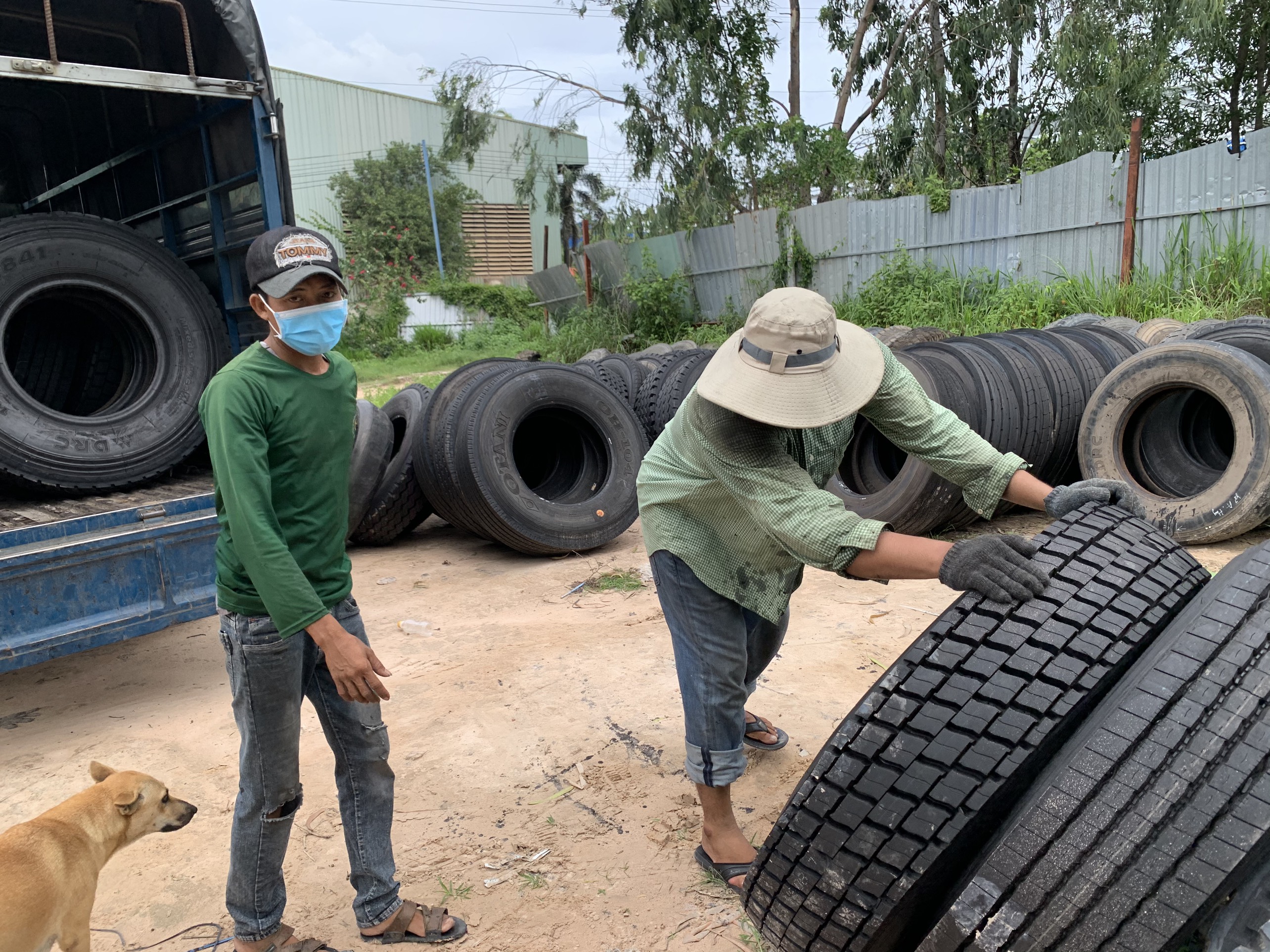 lốp dán giá rẻ vĩnh phúc