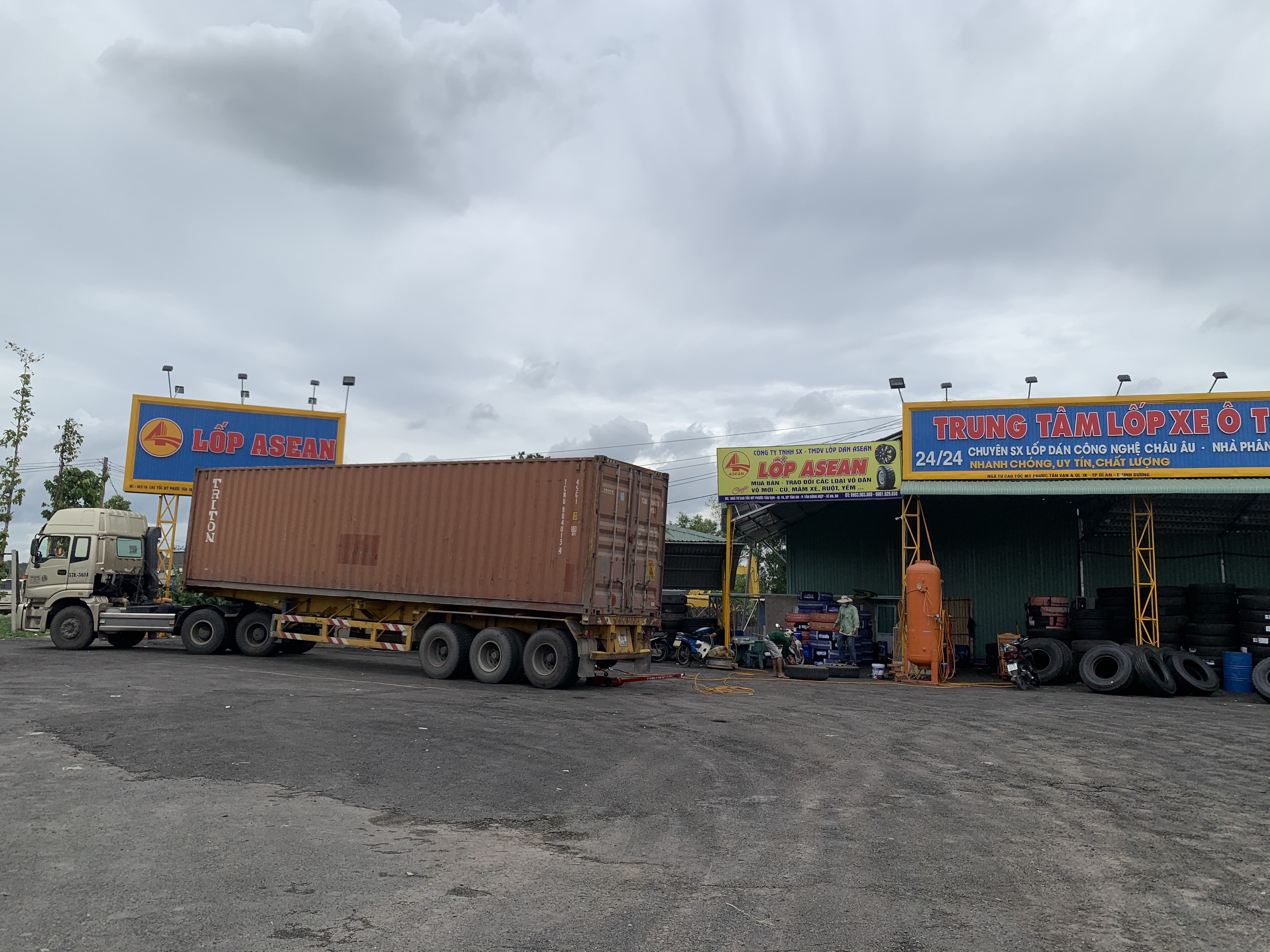 đại lý lốp container