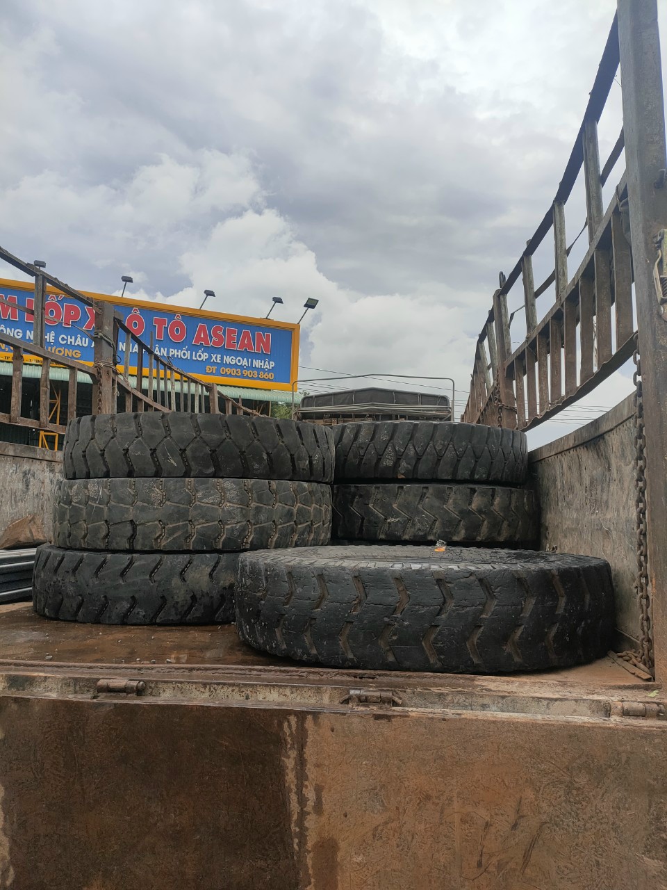 đại lý lốp xe tải giá rẻ